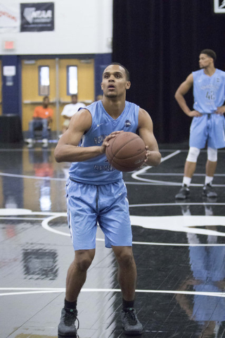 Team Howard Pulley shooting guard Gary Trent Jr., left, (1) prepares for a free throw shot a ...