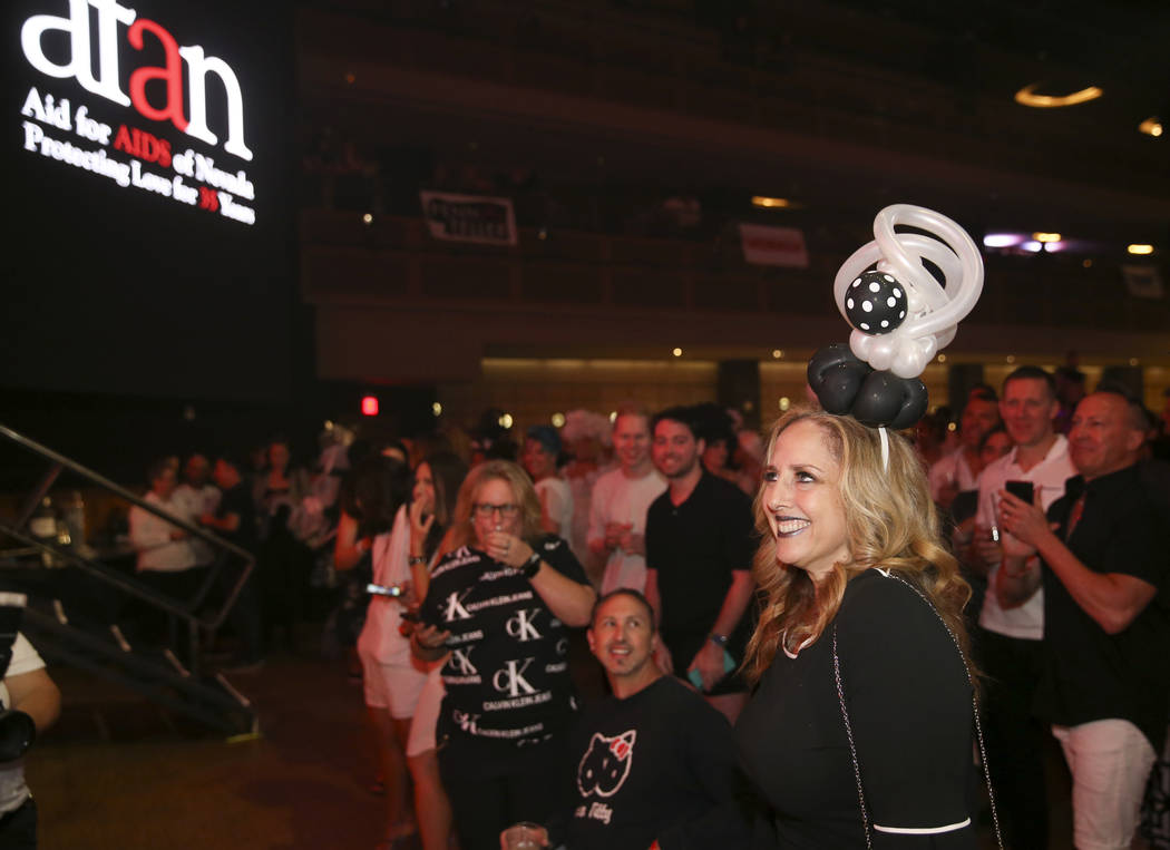 Las Vegas headliners salute AFAN at Black & White Party Kats