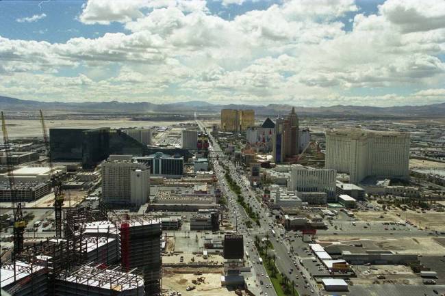 Paris Las Vegas celebrates 20 years on the Strip — PHOTOS, Casinos &  Gaming