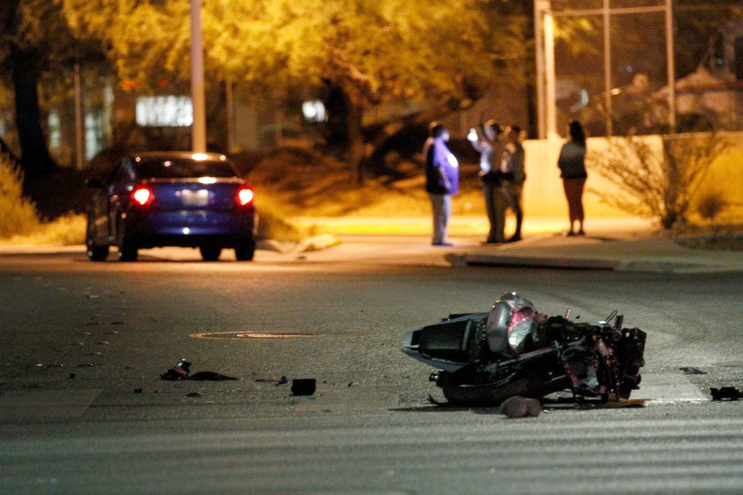 Motorcyclist killed in central Las Vegas crash | Las Vegas Review-Journal