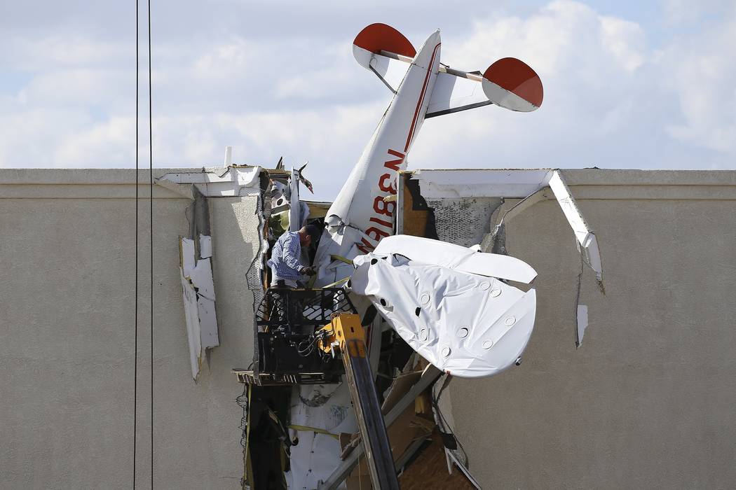2 survive after small plane crashes into Arizona airport building Las Vegas ReviewJournal