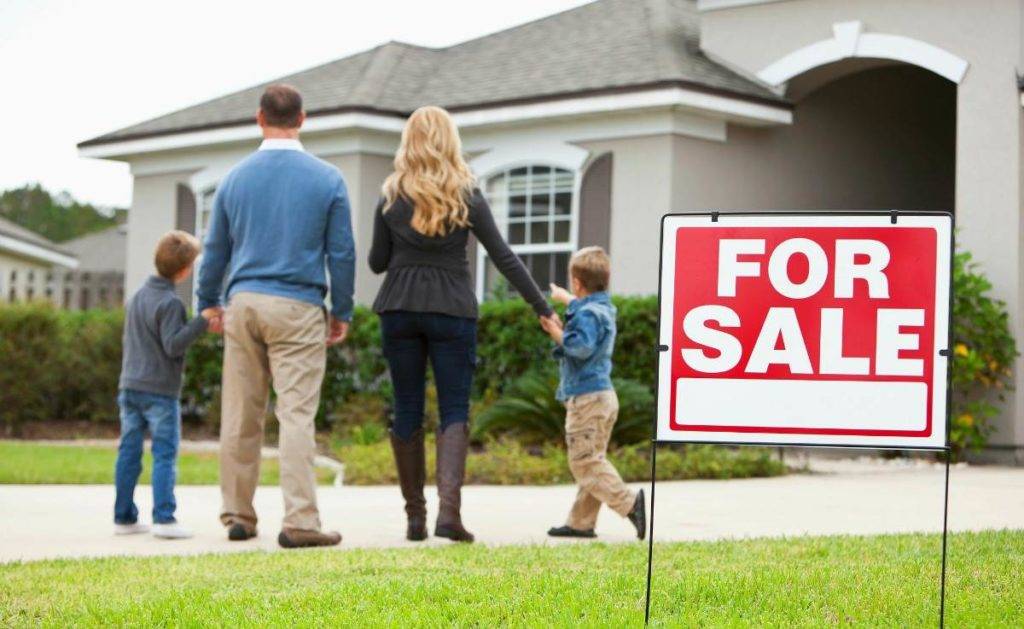 Sellers can do some work on their homes to help them sell before the holiday festivities begin. ...