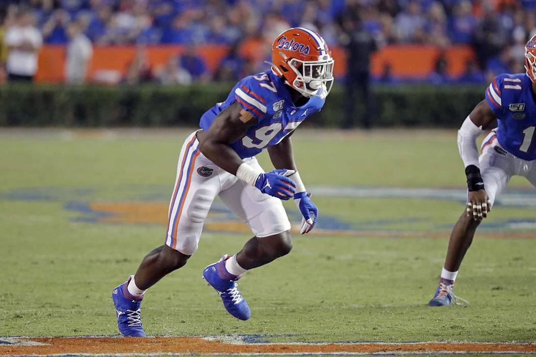 Florida linebacker Khris Bogle moves to the ball on a play during the second half of an NCAA co ...