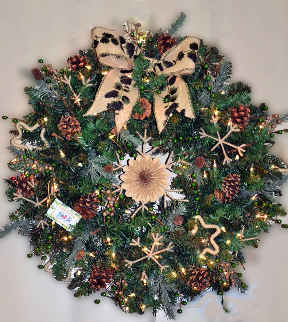 Christmas Wreath (Elise Rigatuso)