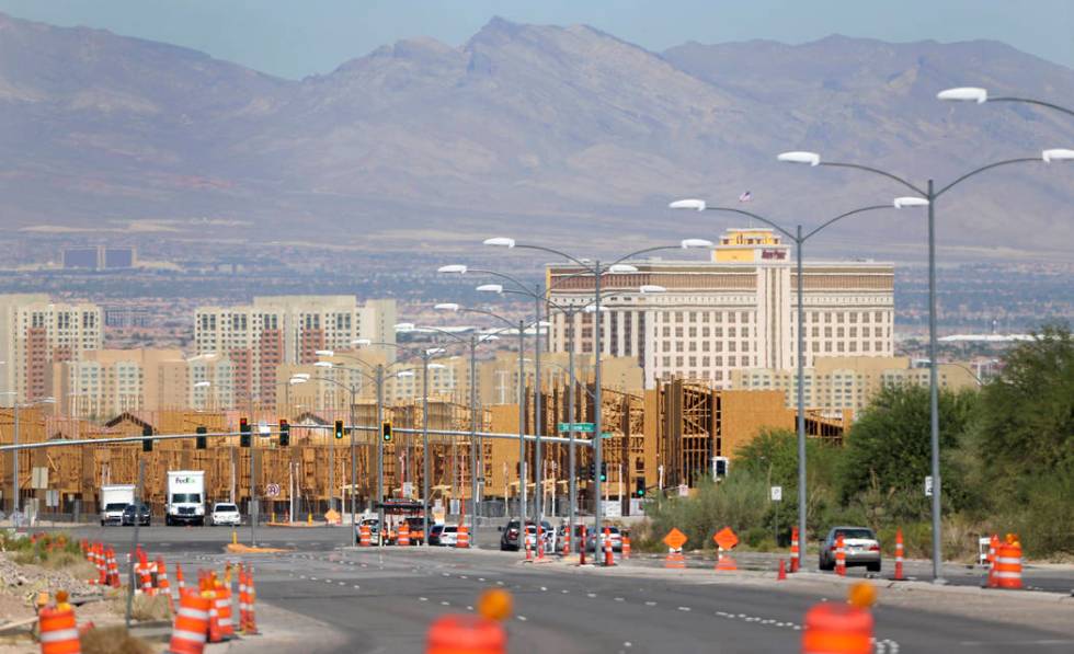 The view towards St. Rose Parkway in Henderson, Wednesday, Aug. 21, 2019. (Erik Verduzco / Las ...