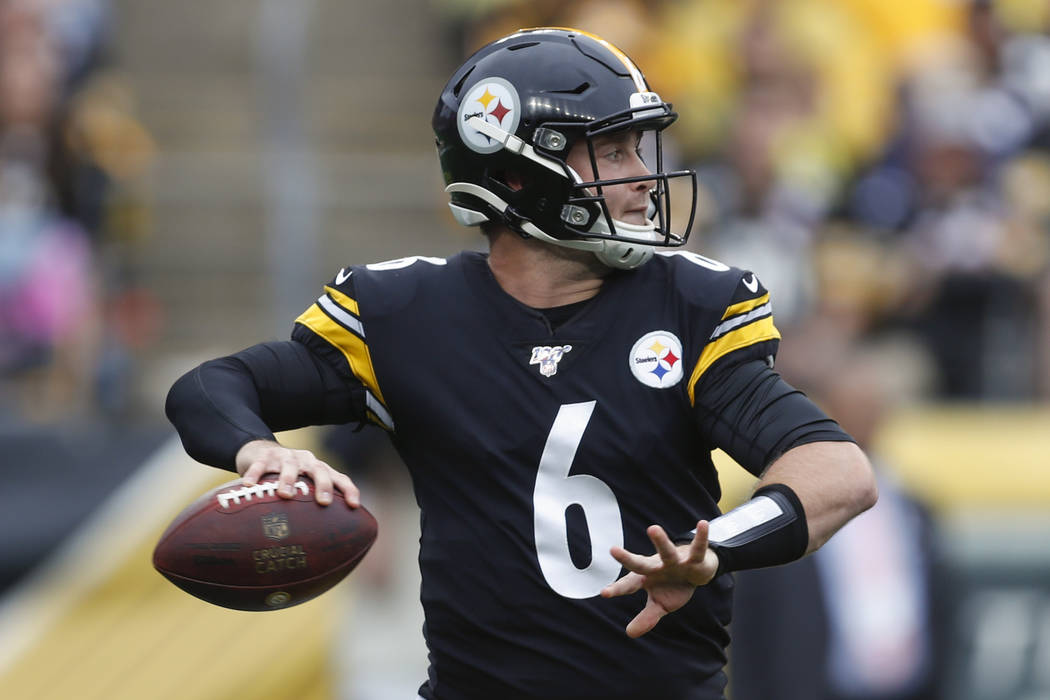 Pittsburgh Steelers backup quarterback Devlin Hodges (6) plays against the Baltimore Ravens in ...