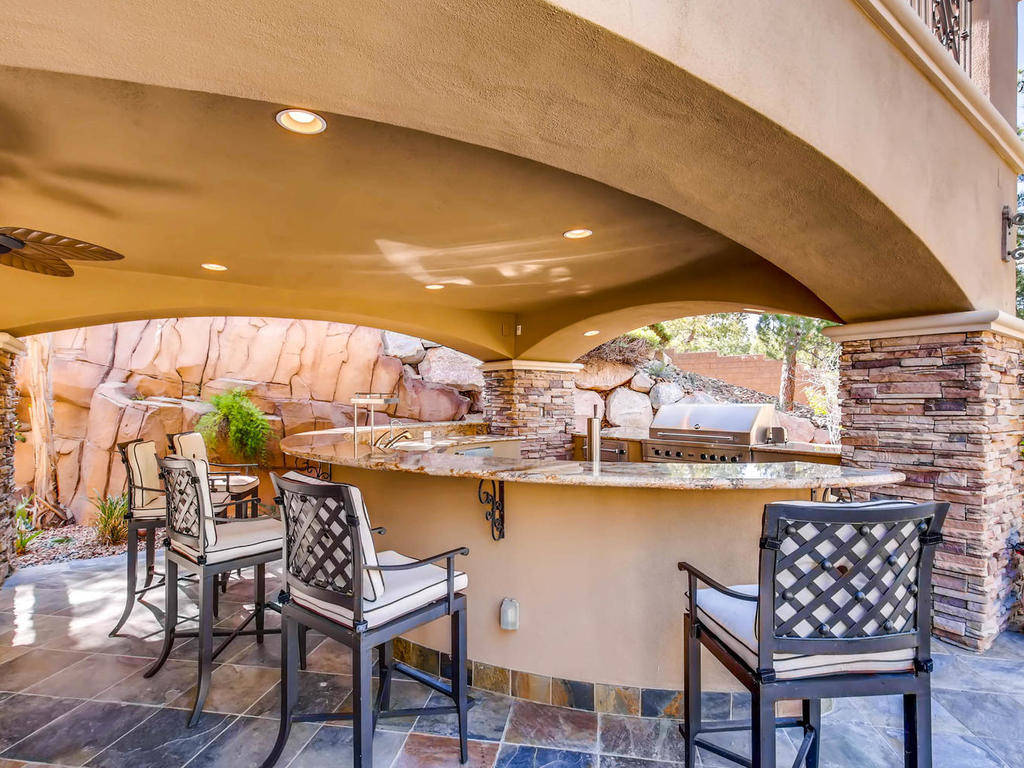 HGTV’s ‘Best. Pool. Ever.’ features Las Vegas backyard oasis — VIDEO