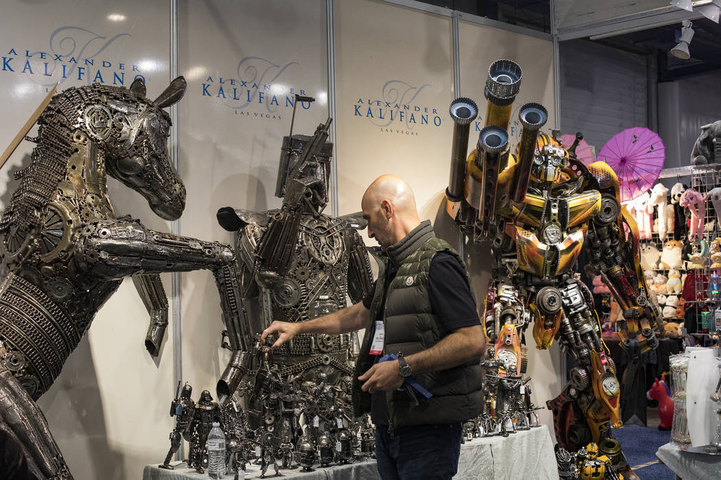 Hundreds exhibit souvenirs, gifts at annual Las Vegas show Las Vegas