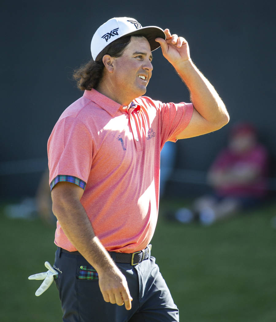 Pat Perez greets the gallery after a putt on hole 18 during the third round of Shriners Hospita ...