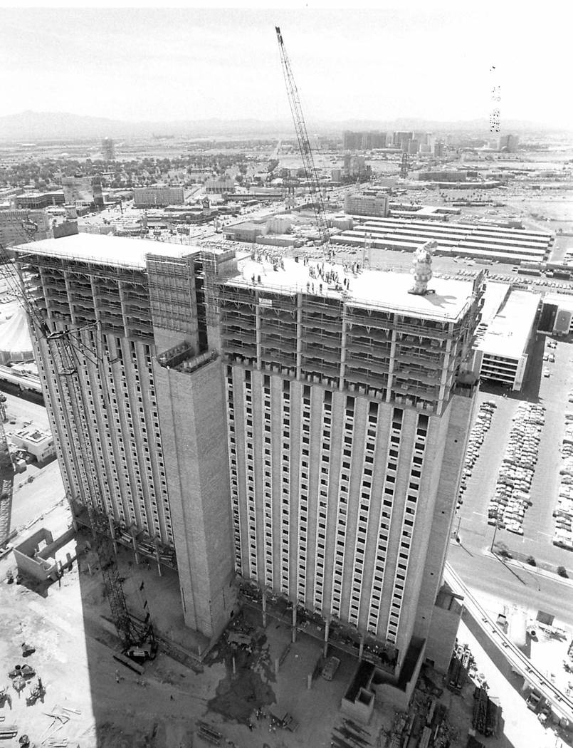 The topping of the Circus Circus building as seen on Sept. 25, 1985 in Las Vegas. (Las Vegas Re ...