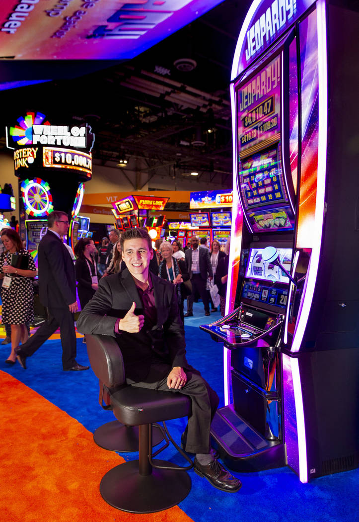 "Jeopardy!" champion James Holzhauer helps unveil the new "Jeopardy!" slot ...