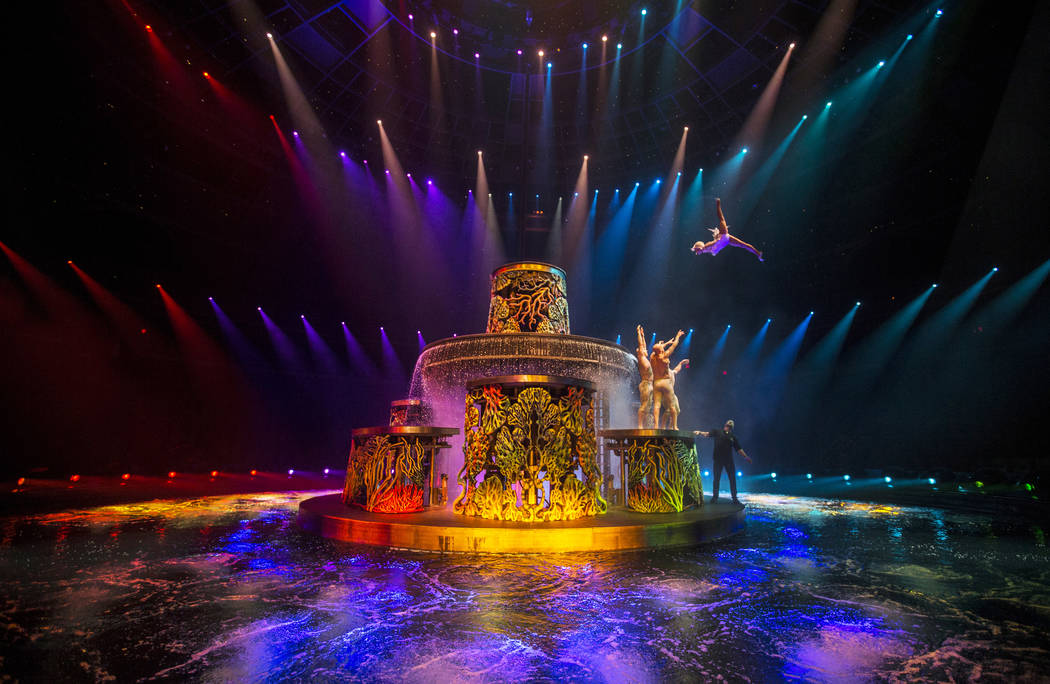 Le Rêve: Look behind the scenes of the watery world of 'The Dream