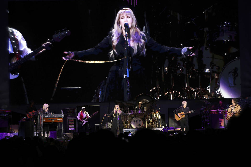 Mick Fleetwood, John McVie, Christine McVie, Stevie Nicks, Mike Campbell and Neil Finn with Fle ...