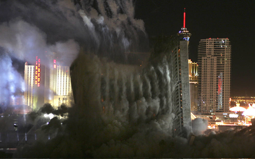 Landmark closed Las Vegas Hotel Casino postcard featured in Mars Attacks Gone P 