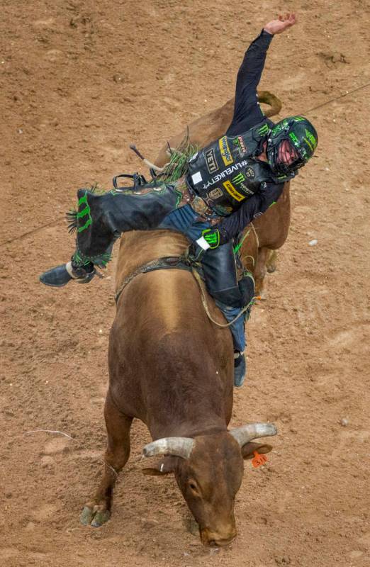 Chase Outlaw makes another successful ride atop of Mason's Missouri Golden during the third day ...