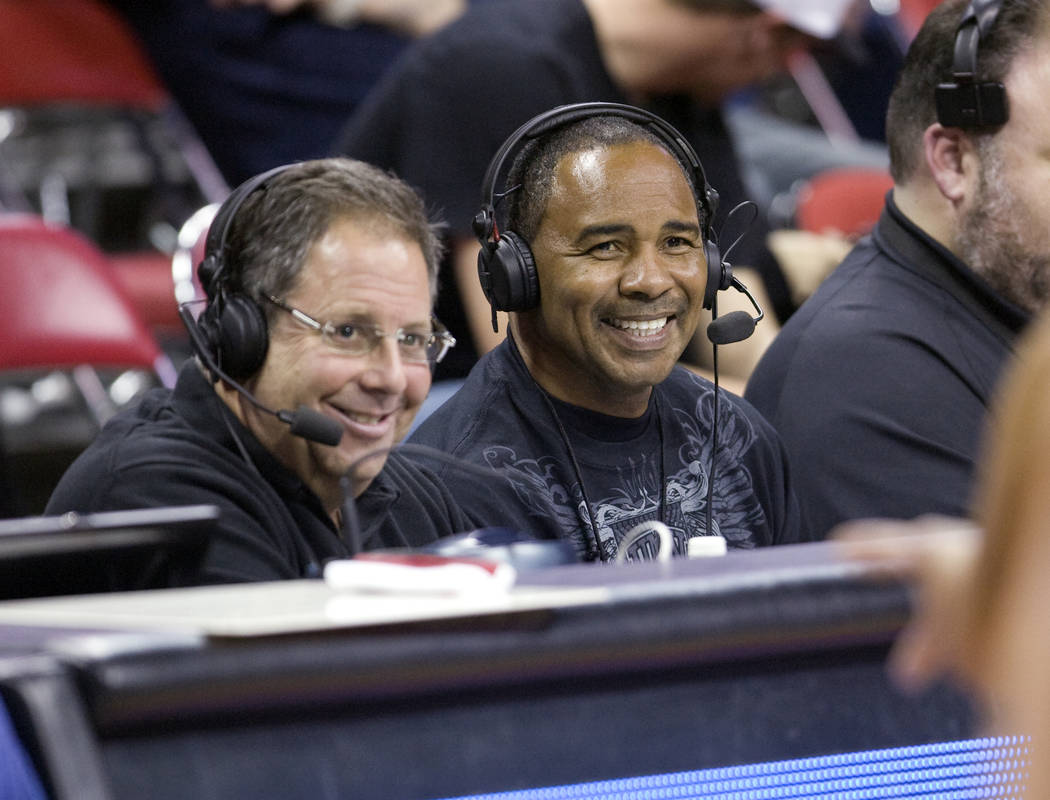 K.M. CANNON/LAS VEGAS REVIEW-JOURNAL Former UNLV point guard Robert Smith, right, joins play-b ...