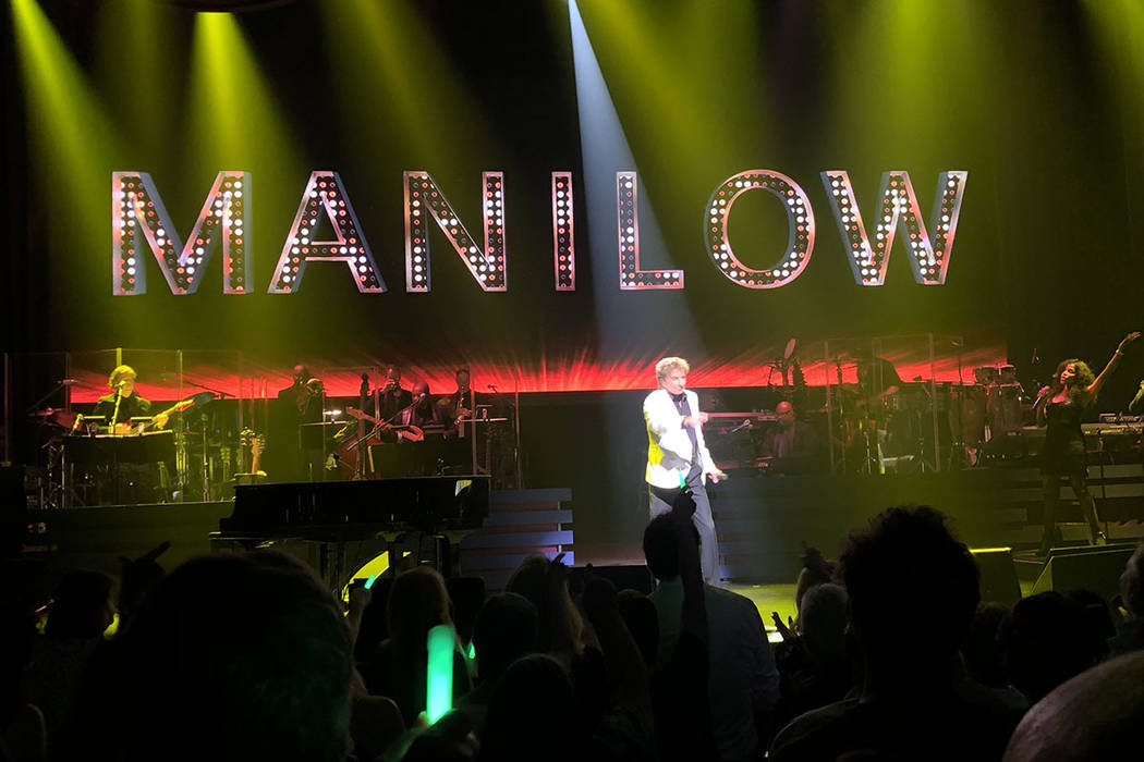 Barry Manilow extends Westgate Las Vegas run through 2020 Kats