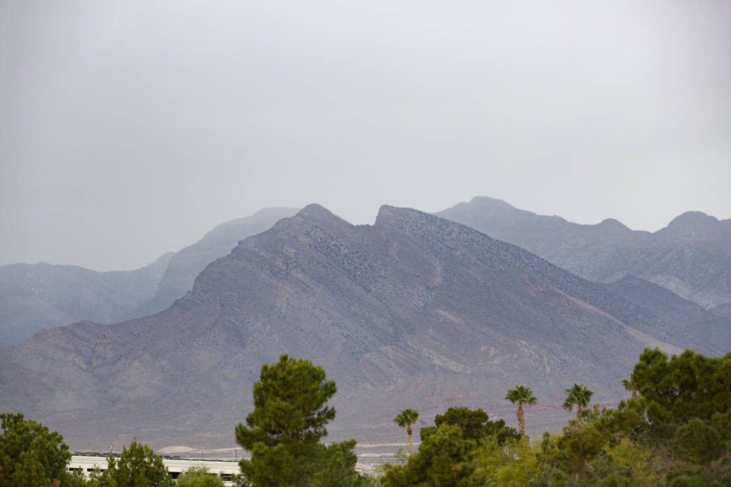 Heavy clouds roll in west Las Vegas toward Summerlin on Wednesday, Nov. 27, 2019. (Elizabeth Br ...