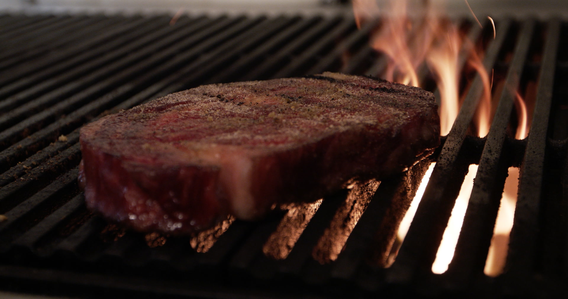 Extreme Las Vegas steaks, from 7.99 to 1,600 — VIDEO Food