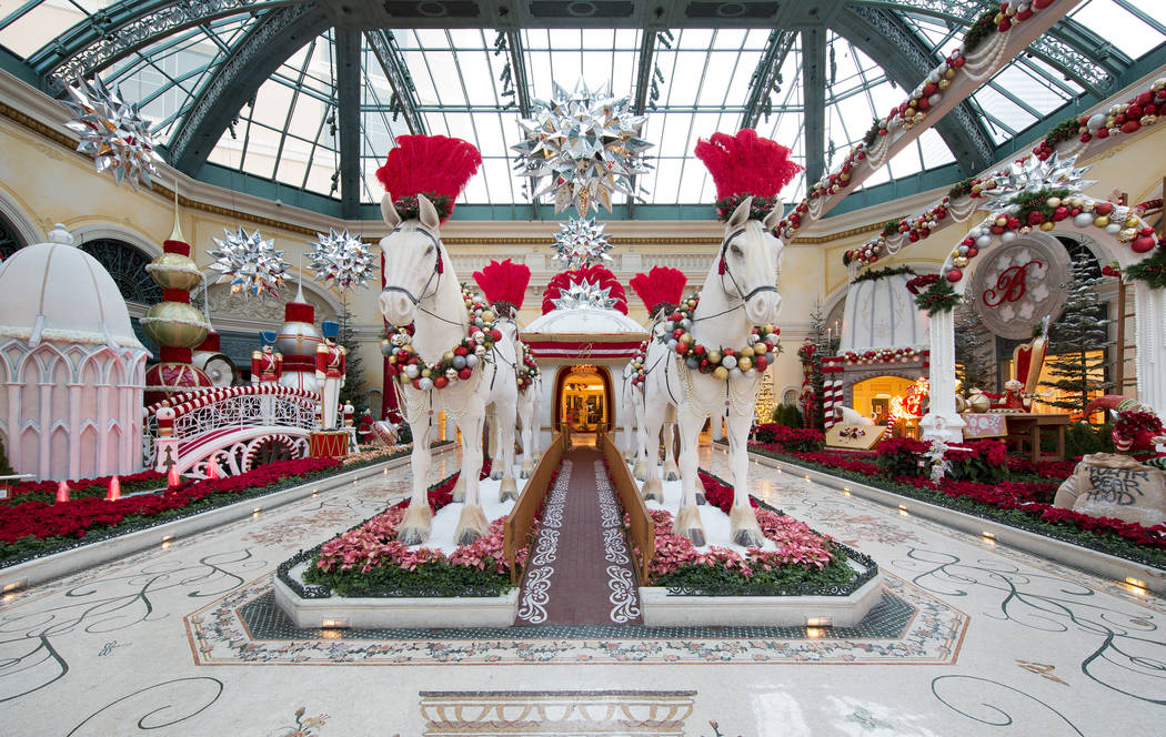Bellagio's Conservatory & Botanical Gardens (©Kelly McKeon;KellyCreative;KellyImages)