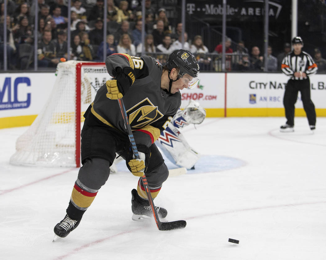 Vegas Golden Knights center Paul Stastny (26) circles around to make a shot on goal against New ...