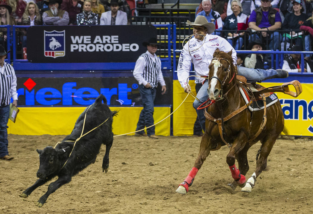 Nfr 19 High School Champ Shad Mayfield Enjoying Nfr Ride Las Vegas Review Journal