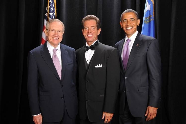 Bellagio pianist David Osborne, center, poses with President Barack Obama and Sen. Harry Reid. ...