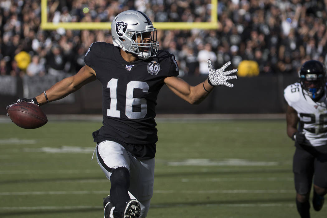 Oakland Raiders wide receiver Tyrell Williams (16) sprints down the sideline past Jacksonville ...