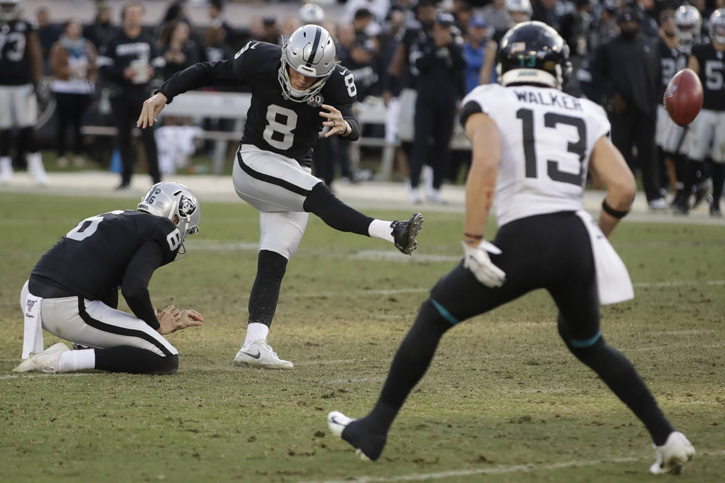 Oakland Raiders kicker Daniel Carlson misses the first of two field goal attempts late in the s ...