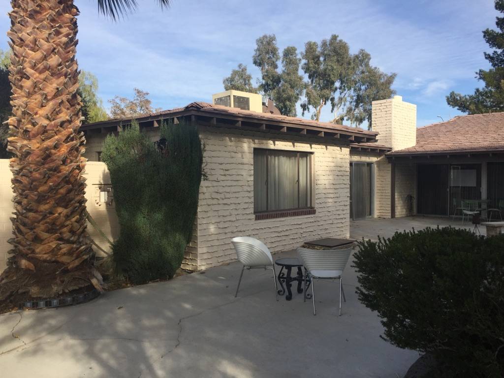 BEFORE: The home featured weeping mortar. (Jon Sparer)