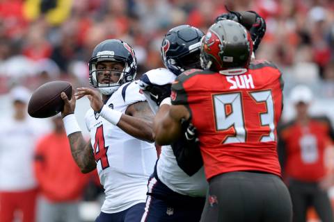 Houston Texans quarterback Deshaun Watson (4) throws a pass against the Tampa Bay Buccaneers du ...