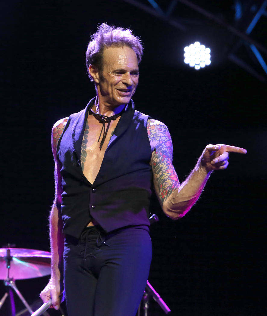 Las Vegas Entertainment David Lee Roth S Michael Jackson Joke Led To Bally S Dismissal Las Vegas Review Journal