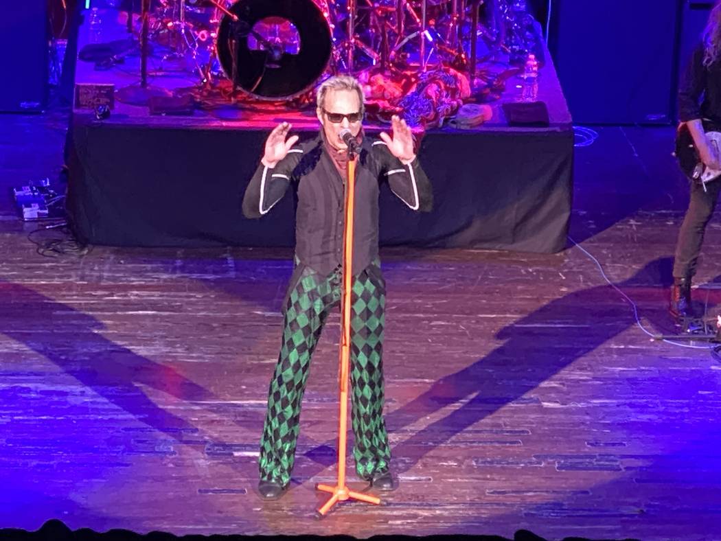 David Lee Roth Leans On Van Halen Showmanship At House Of Blues Show Las Vegas Review Journal