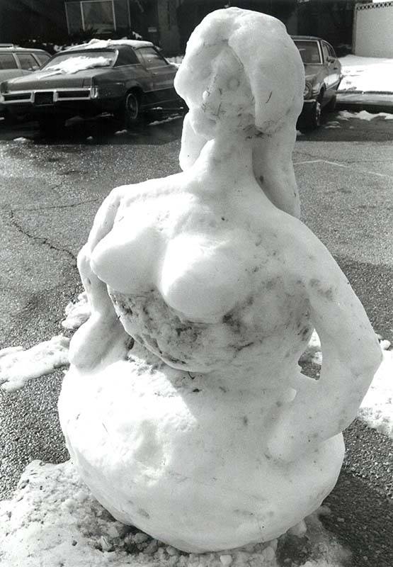 This very unmistakable, and perhaps appropriate-for-Las Vegas, snow woman was seen on Westfield ...