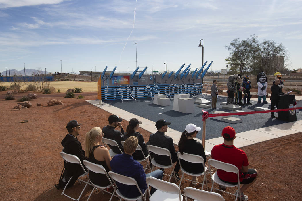 Las Vegas Shows Off Fitness Court In Summerlin Area Neighborhood Las Vegas Review Journal Las Vegas Shows Off Fitness Court In Summerlin Area Neighborhood Las Vegas Review Journal