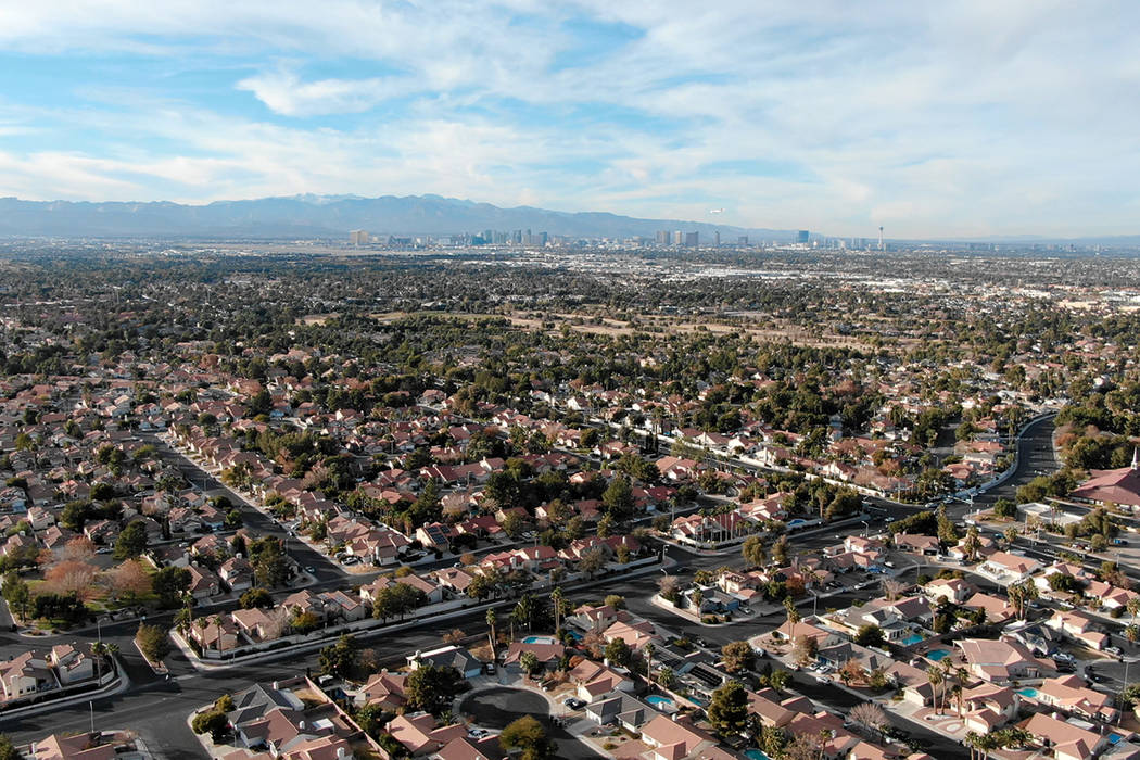 Aerial view of homes near Valle Verde Drive in Henderson, Nevada. (Michael Quine/Las Vegas Revi ...