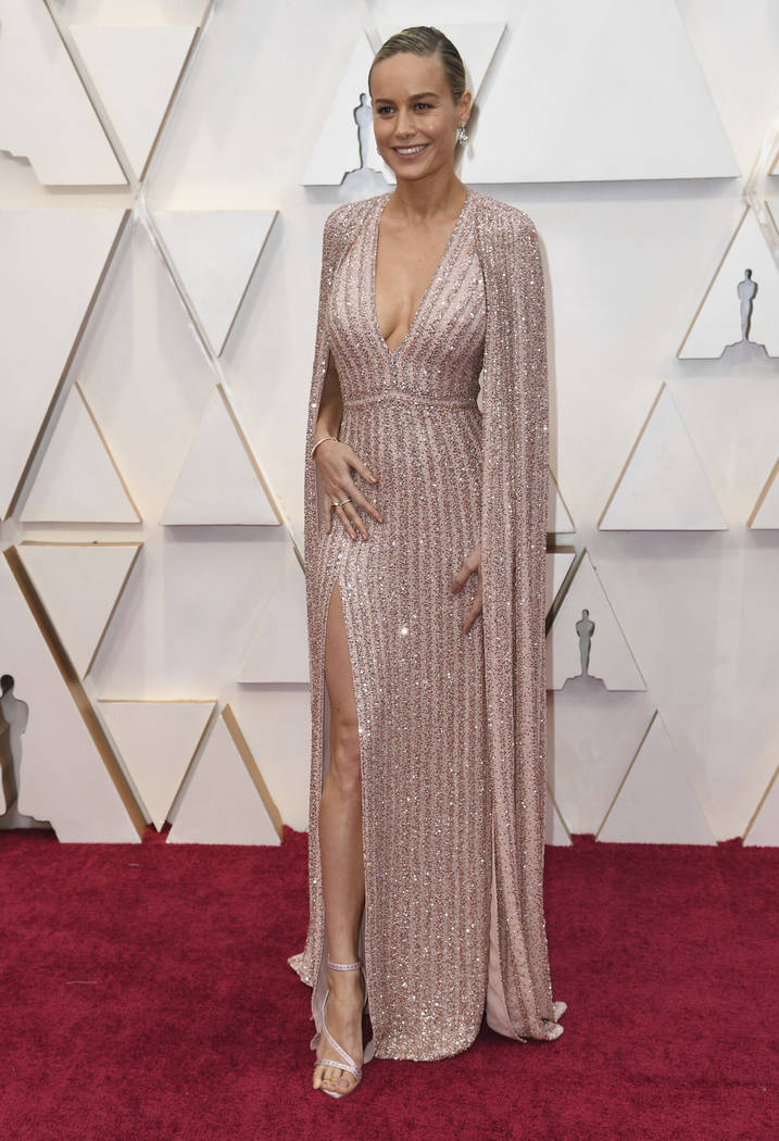 Scarlett Johansson Spike Lee Shine On Oscars Red Carpet Las