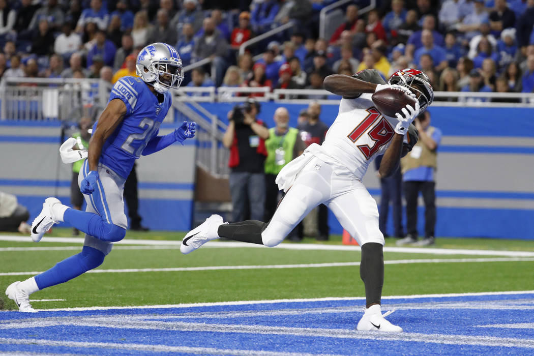 Tampa Bay Buccaneers wide receiver Breshad Perriman (19), defended by Detroit Lions cornerback ...