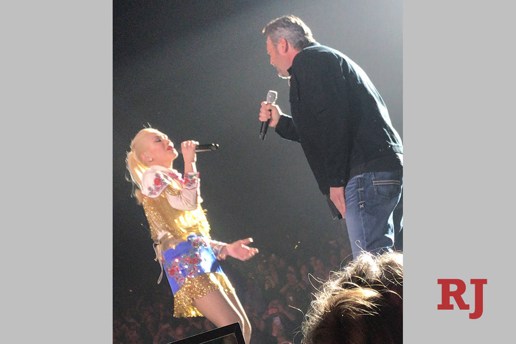 Gwen Stefani Blake Shelton Share Stage In Las Vegas Las Vegas Review Journal Gwen Stefani Blake Shelton Share Stage In Las Vegas Las Vegas Review Journal