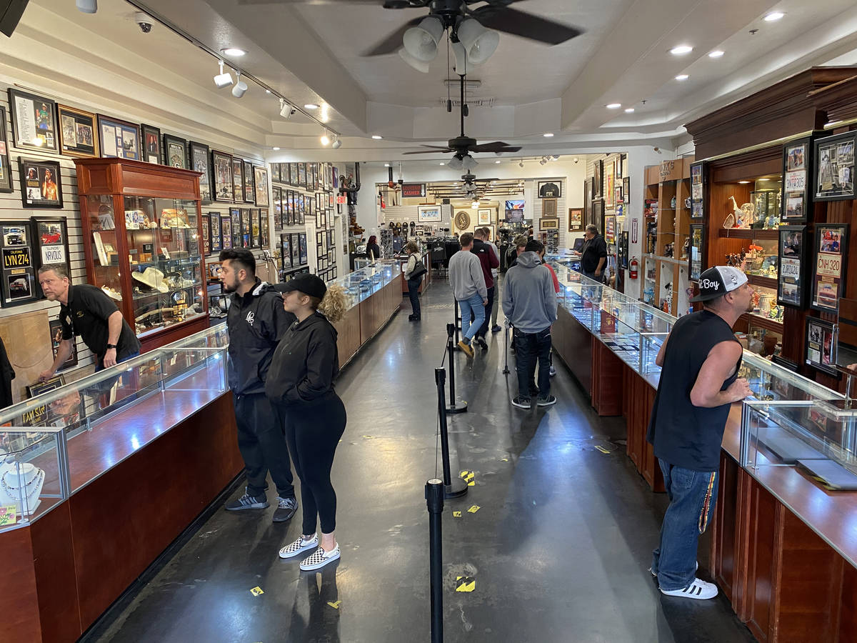 ‘pawn Stars Shop Closing Doors Transaction Window To Remain Open