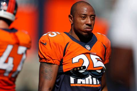Denver Broncos cornerback Chris Harris (25) takes part in drills during an NFL football trainin ...