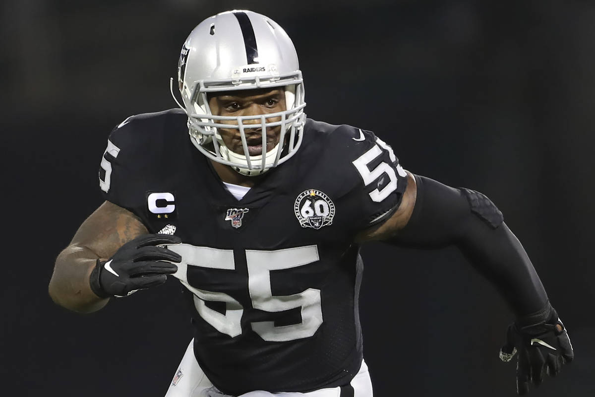Oakland Raiders linebacker Vontaze Burfict (55) runs to help make the stop on a rushing play du ...