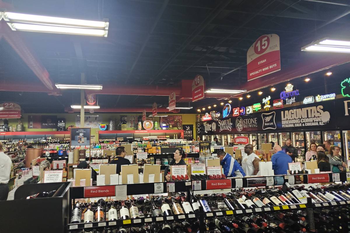 Lee’s Discount Liquor stores close Sunday afternoon Las Vegas Review