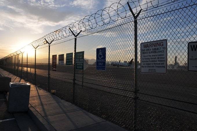 The viewing area located off Sunset Road in Las Vegas. (McCarran International Airport Twitter)