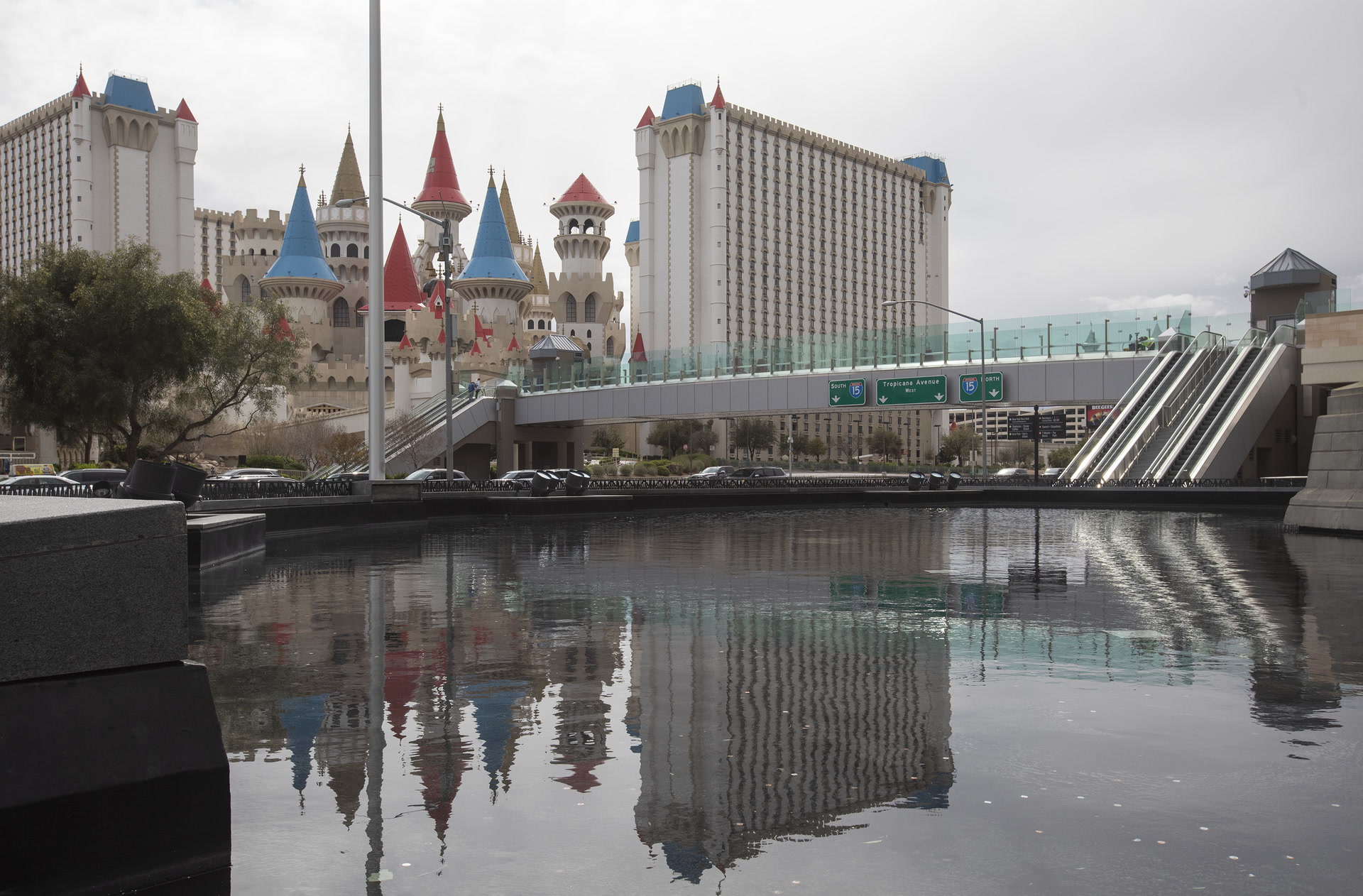 roy-vegas-boardwalk-las-vegas-closed-night