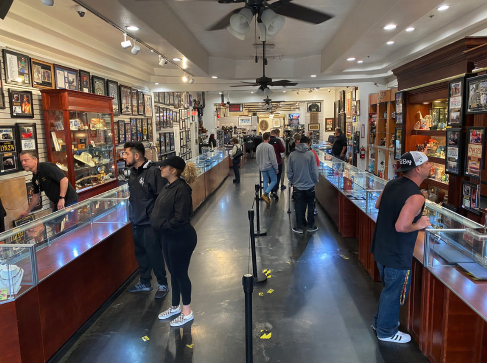 Pawn Stars' Las Vegas store, other pawn shops regaining business amid  inflation, COVID-19 pandemic