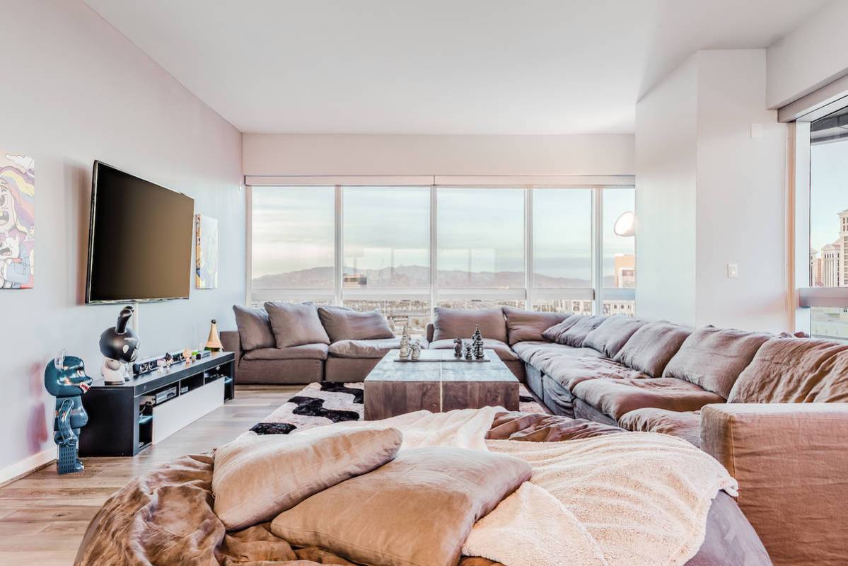 The Martin unit No. 1110 measures 1,962 square feet and is listed for $925,000. (Red Luxury Rea ...