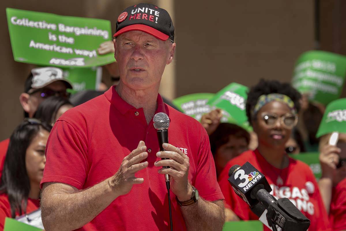 UNITE HERE President D. Taylor speaks in support of AFSCME Local 4041 and the Culinary Workers ...