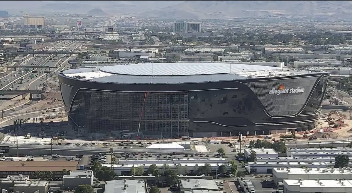 Roof installation on Allegiant Stadium completed Tuesday, April 14, 2020. (Las Vegas Review-Jou ...