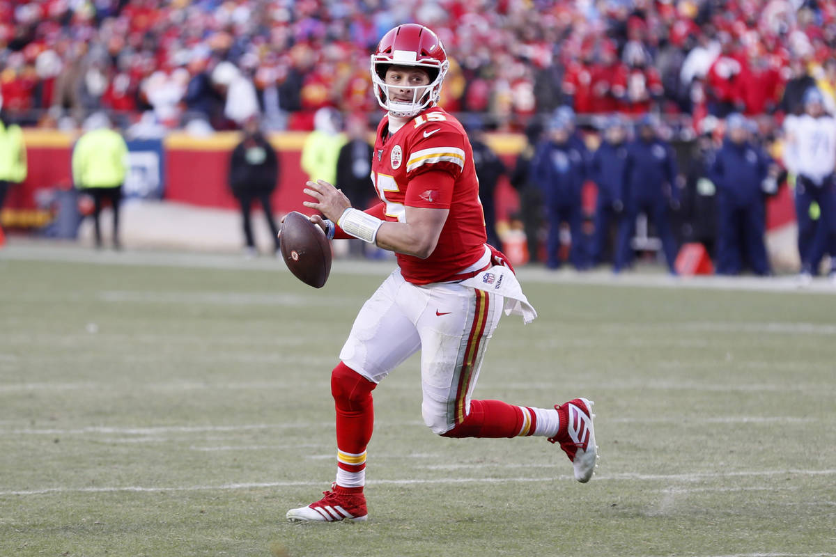 Patrick Mahomes Nudged Josh Allen During Texas Tech-Wyoming Double